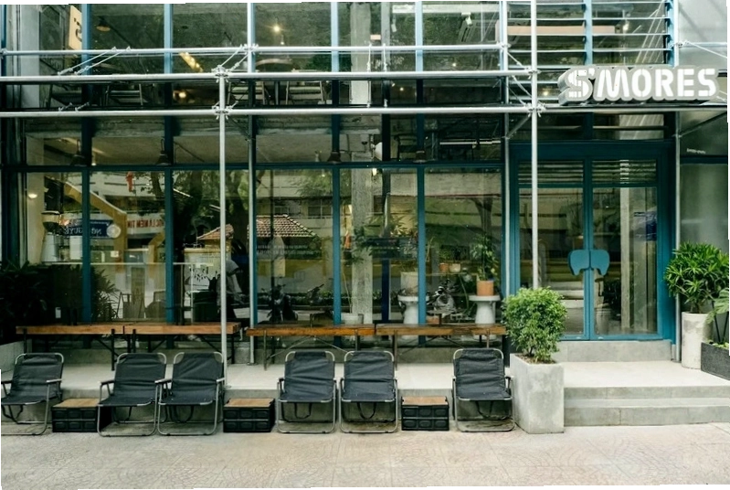 Không gian ấm cúng tại Smores Cafe