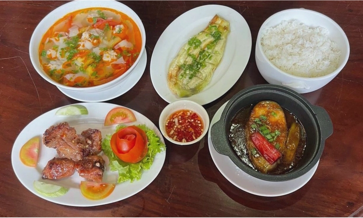 Không gian ấm cúng và sang trọng tại Nhà hàng Tib