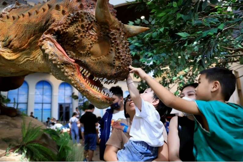 Không gian ấn tượng tại Dino Cafe Quận 1 với các mô hình khủng long