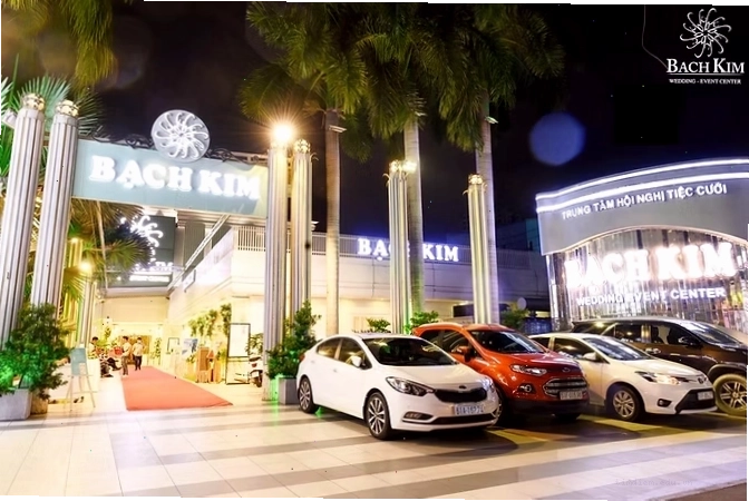 Không gian bên ngoài Nhà Hàng Tiệc Cưới Bạch Kim