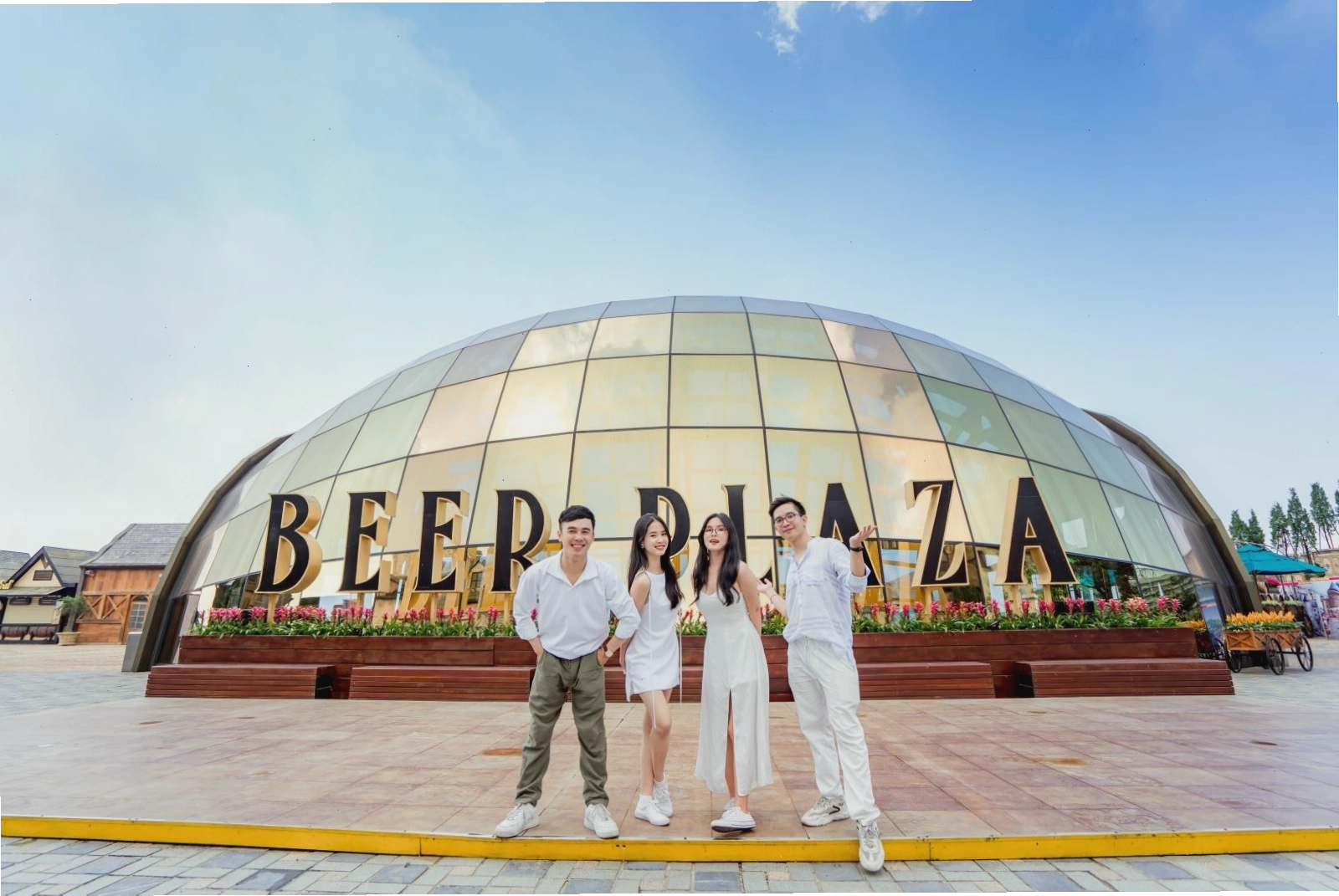 Không gian bên trong nhà hàng Beer Plaza