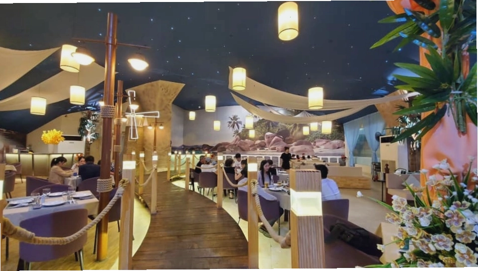 Không gian bên trong Nhà hàng NS Bến Thuyền