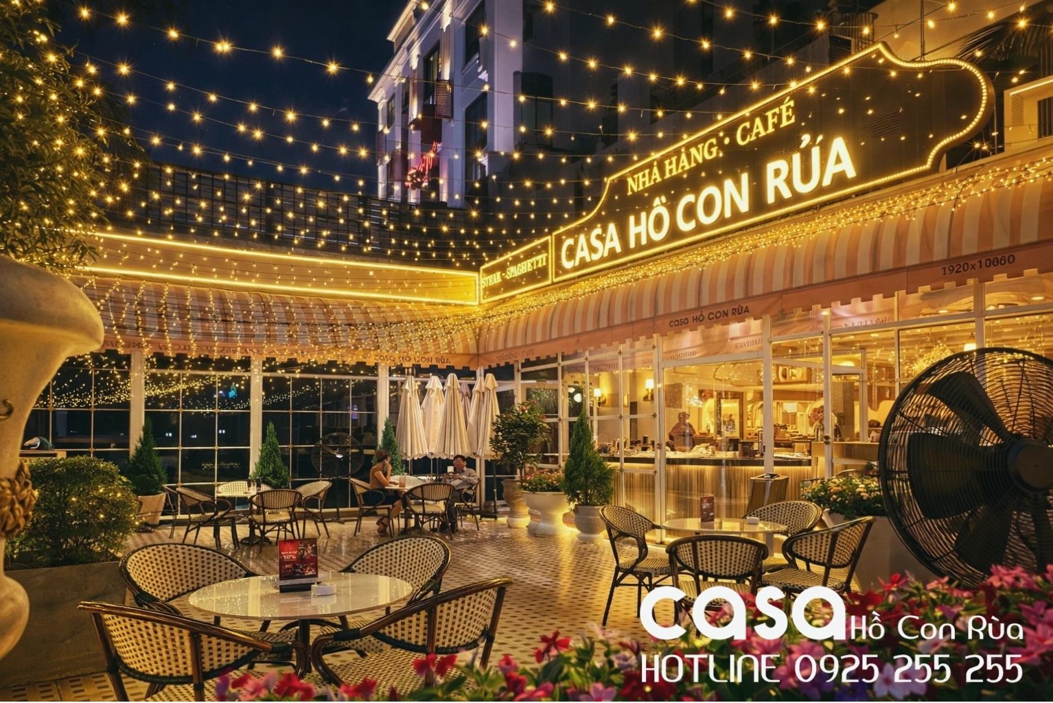 Không gian bên trong quán cafe Casa Hồ Con Rùa