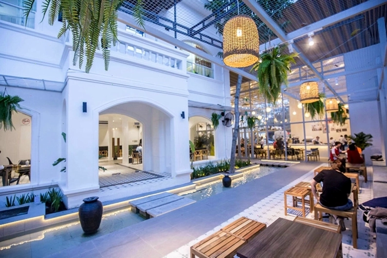Không gian cổ điển, sang trọng của Ollin Cafe Quận 7