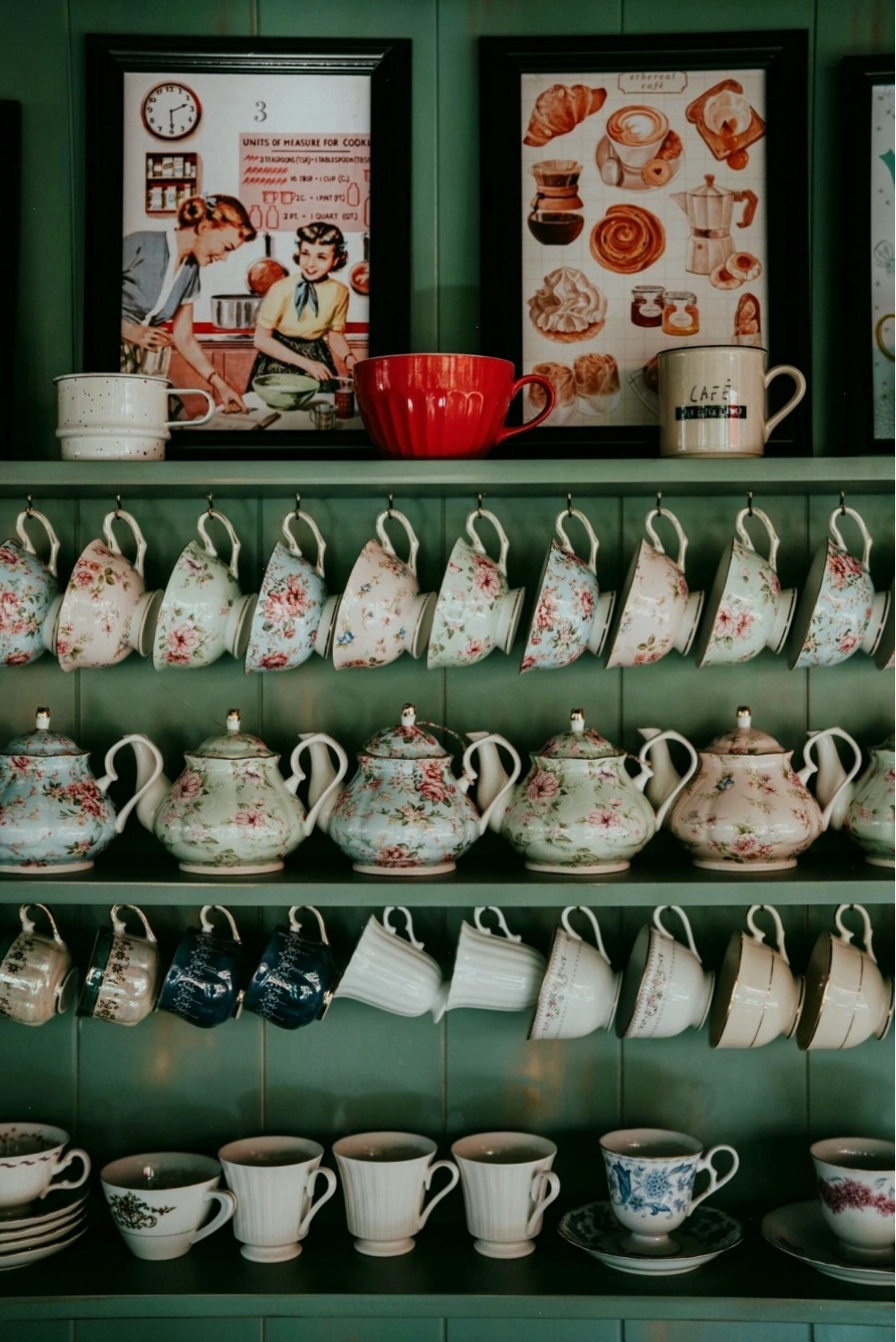 Không gian độc đáo tại Photo & Bike Coffee với sự kết hợp giữa nhiếp ảnh và xe cổ