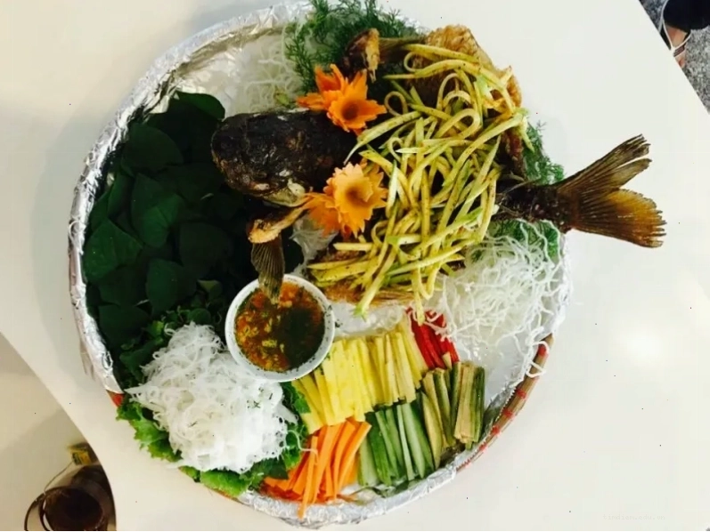 Không gian gần gũi tại Nhà hàng Hương Quê, một gợi ý gần Nhà Hàng Hiếu Tròn
