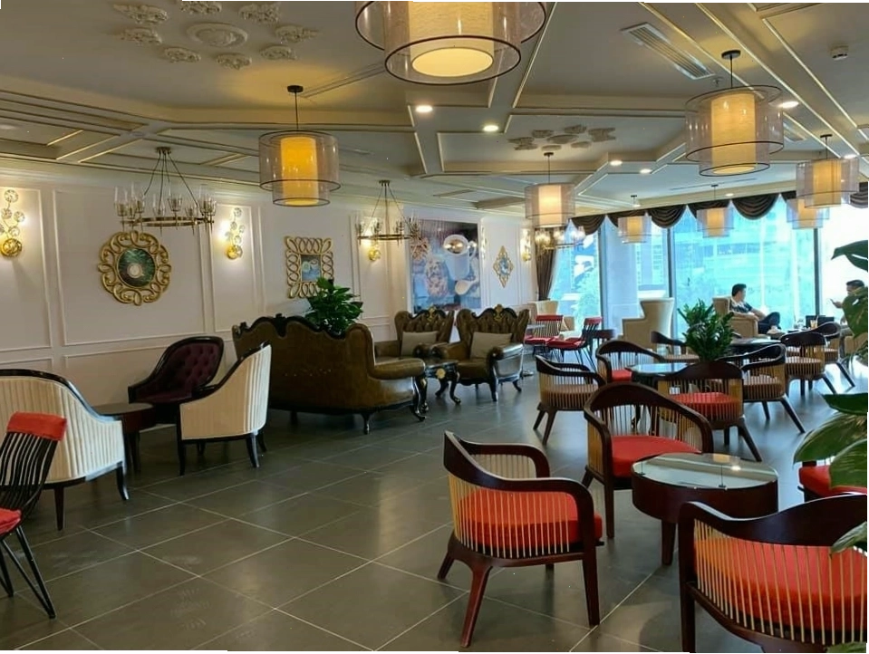 Không gian hiện đại của Co:Coffee trên đường Lê Văn Lương
