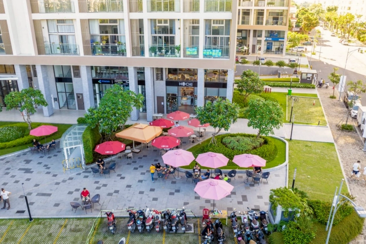 Không gian hiện đại của Hochi Cafe tại Midtown Phú Mỹ Hưng