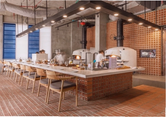 Không gian hiện đại tại Pizza 4P
