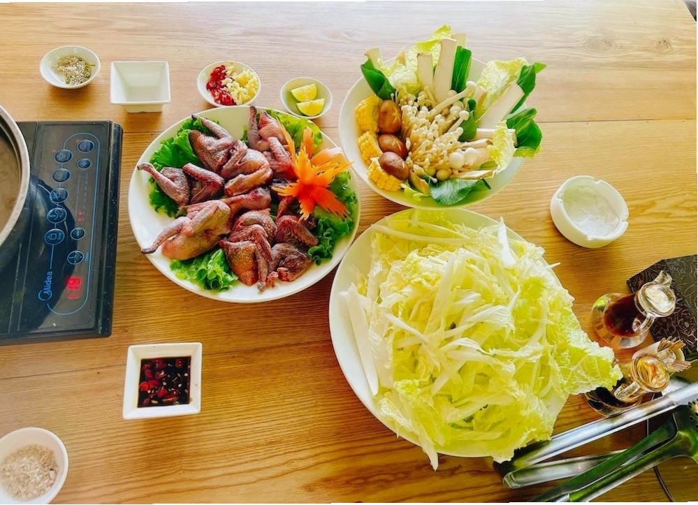 Không gian lãng mạn của Nhà Hàng Phương Nam Hạ Long vào buổi tối