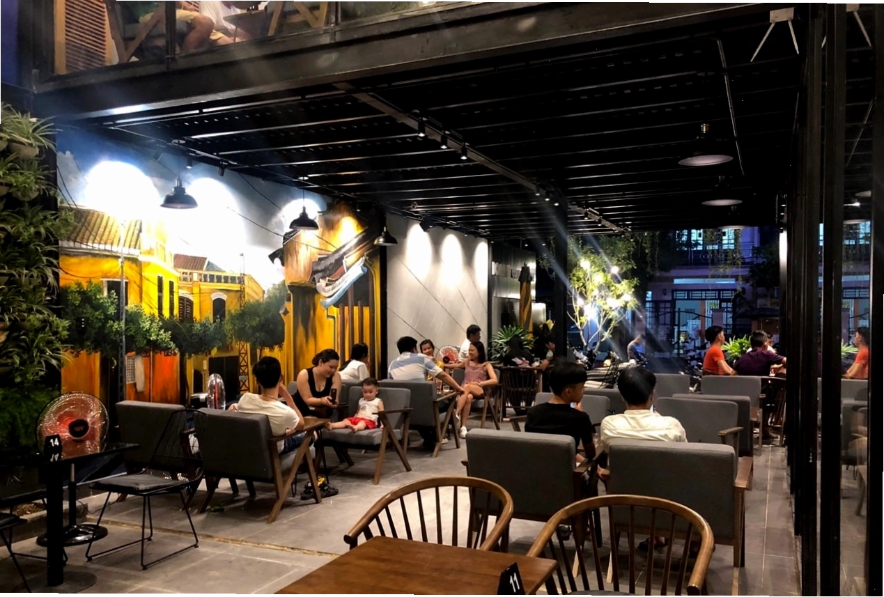 Không gian lãng mạn tại Borina Coffee, một quán cafe Hội An với decor hoài niệm