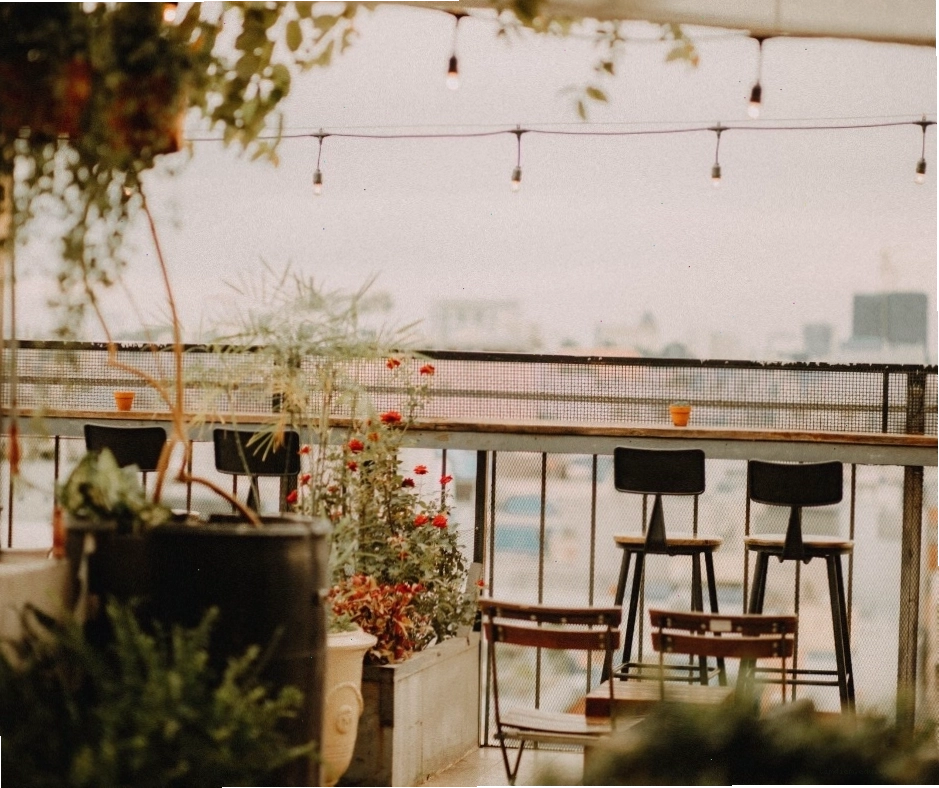 Không gian lãng mạn tại Chạng Vạng Rooftop vào buổi tối