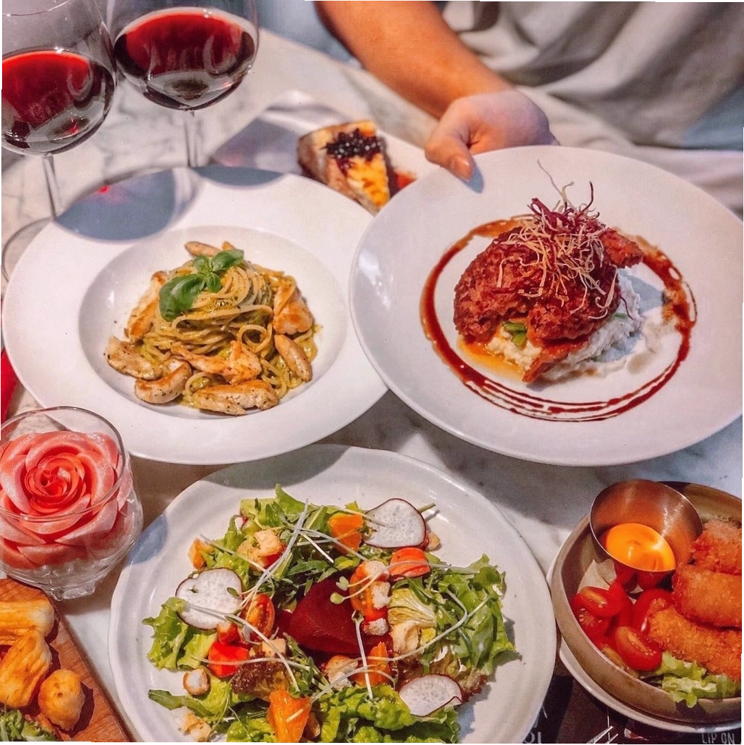 Không gian lãng mạn tại nhà hàng Elson Meat & Wine TPHCM