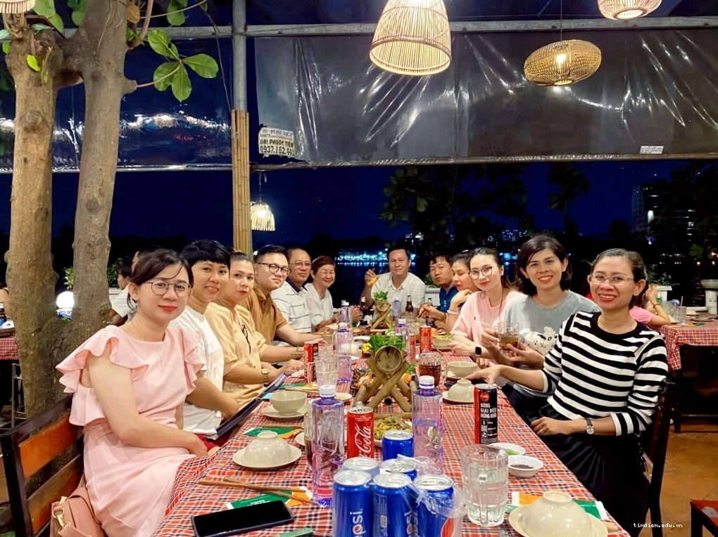 Không gian Mekong quán bên sông Thủ Đức