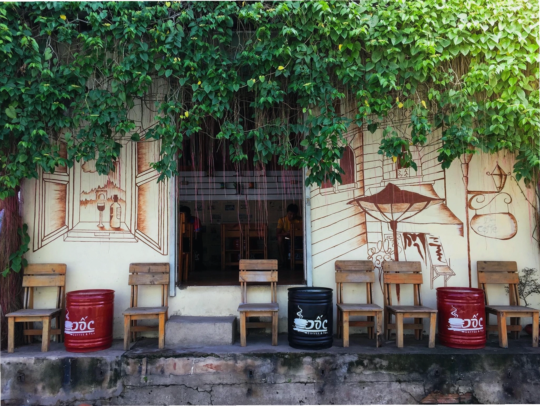 Không gian mộc mạc của Dốc Coffee quận 9