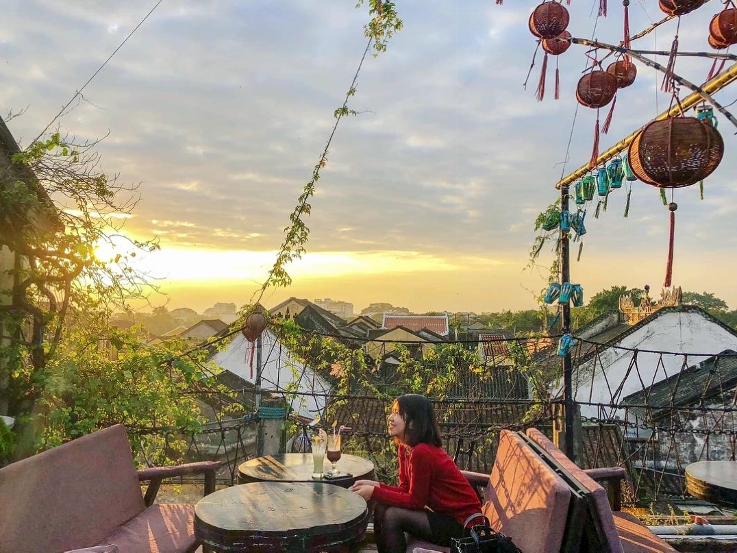Không gian ngồi thư giãn tại The Deck House