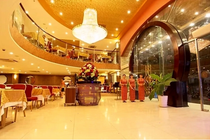 Không gian nhà hàng Ái Huê 1 với phong cách đậm chất Trung Hoa