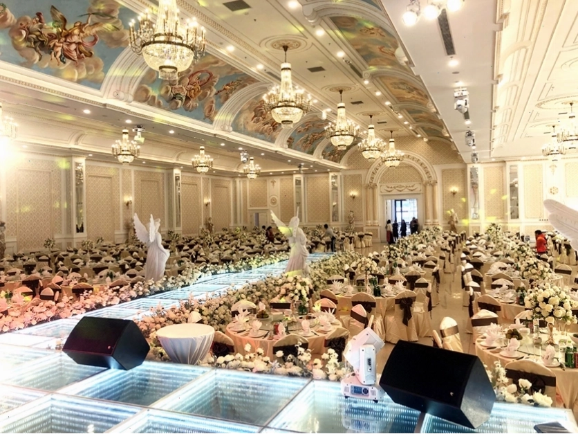 Không gian nhà hàng cầu am với kiến trúc độc đáo
