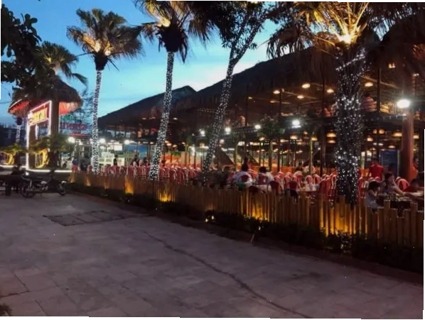 Không gian nhà hàng Chinh Thuỷ Sầm Sơn với sức chứa lớn