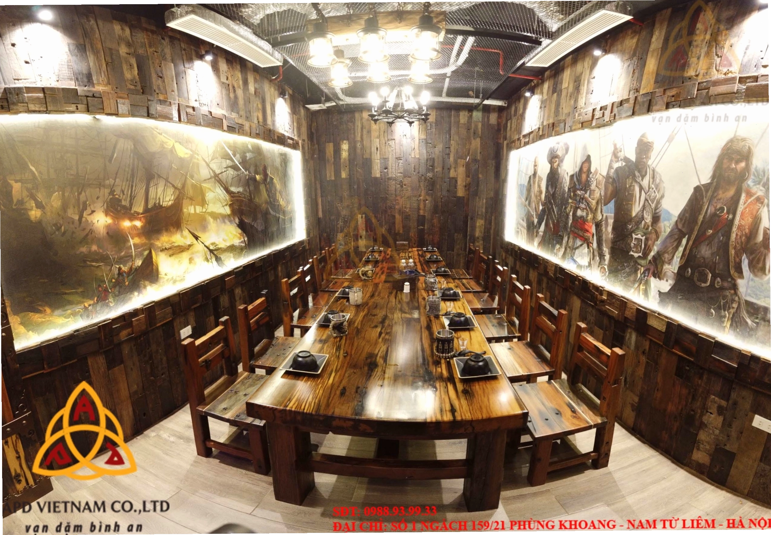 Không gian nhà hàng Kings Place Thanh Hóa với nội thất gỗ tàu thuyền độc đáo