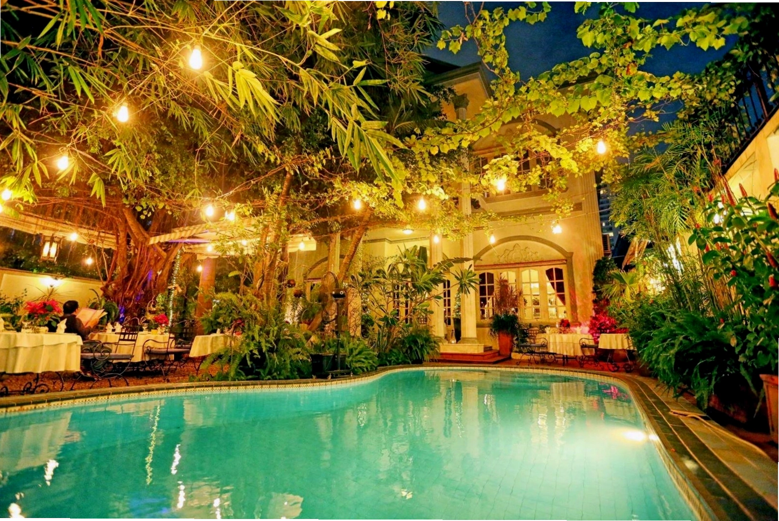 Không gian nhà hàng La Villa French Cuisine mang đậm phong cách Pháp
