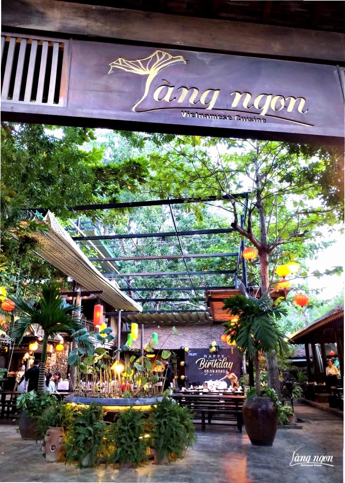 Không gian nhà hàng Làng Ngon Nha Trang tái hiện nét đẹp làng quê Việt Nam