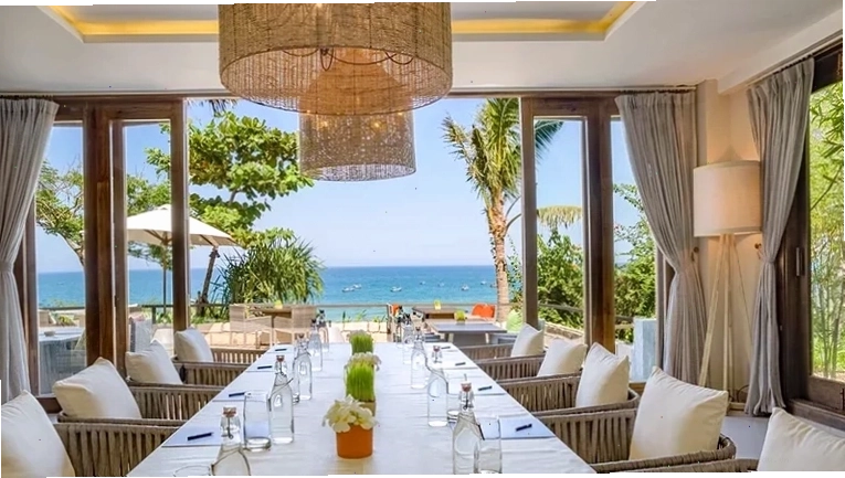 Không gian nhà hàng Pine Kitchen tại Crown Retreat Quy Nhơn