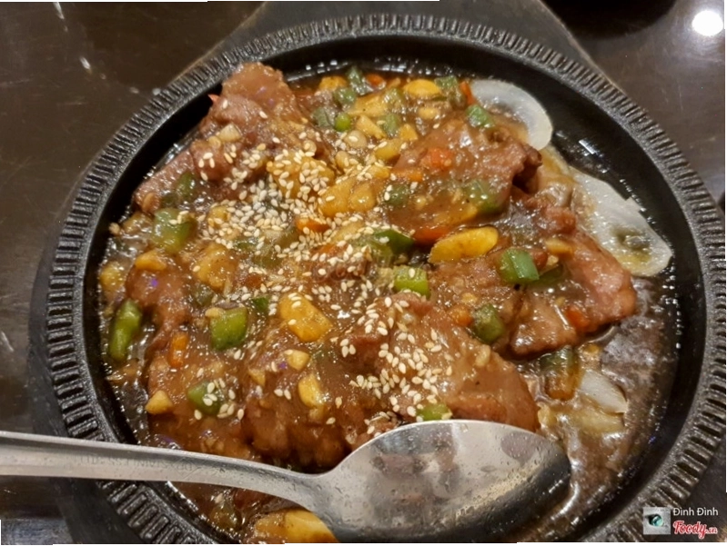 Không gian nhà hàng sông quận 5