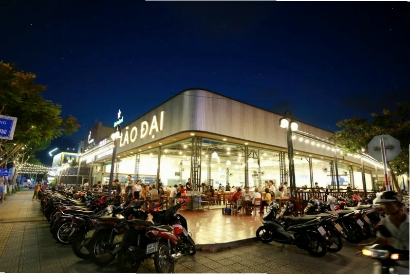 Không gian nhà hàng yên tĩnh, thích hợp cho bữa tối riêng tư