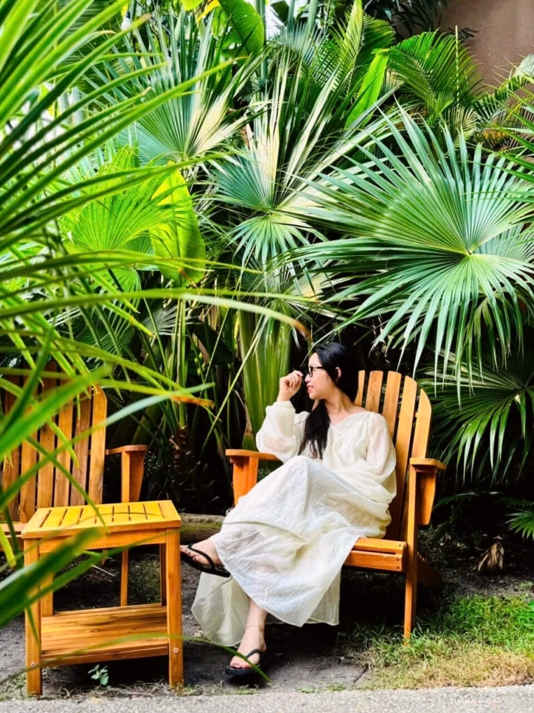 Không gian phòng khách ấm cúng của một homestay gia đình tại Hồ Tràm