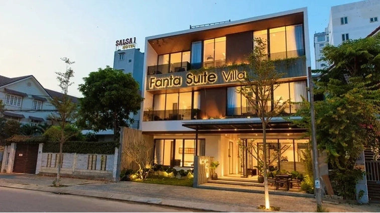 Không gian phòng khách Fanta Suite Villa