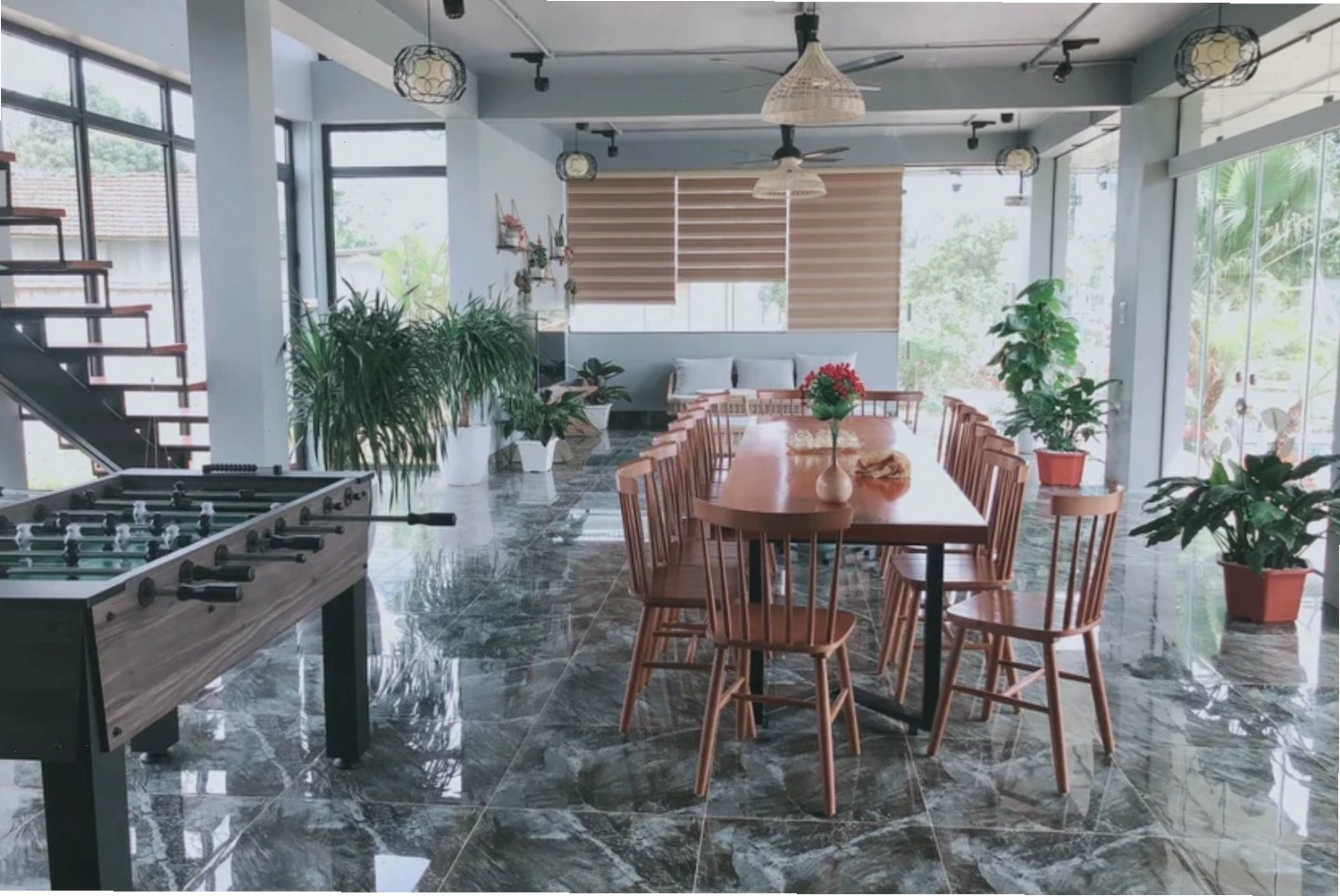 Không gian phòng khách sang trọng tại Sen Villa 18