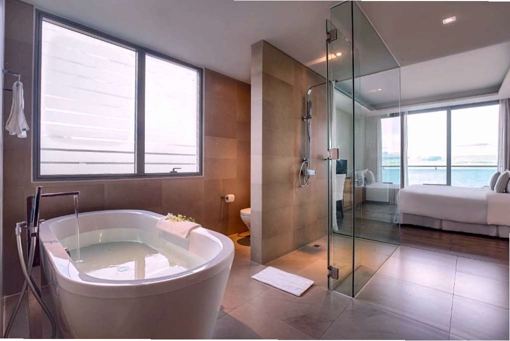 Không gian phòng nghỉ rộng rãi tại A La Carte Da Nang Beach Hotel