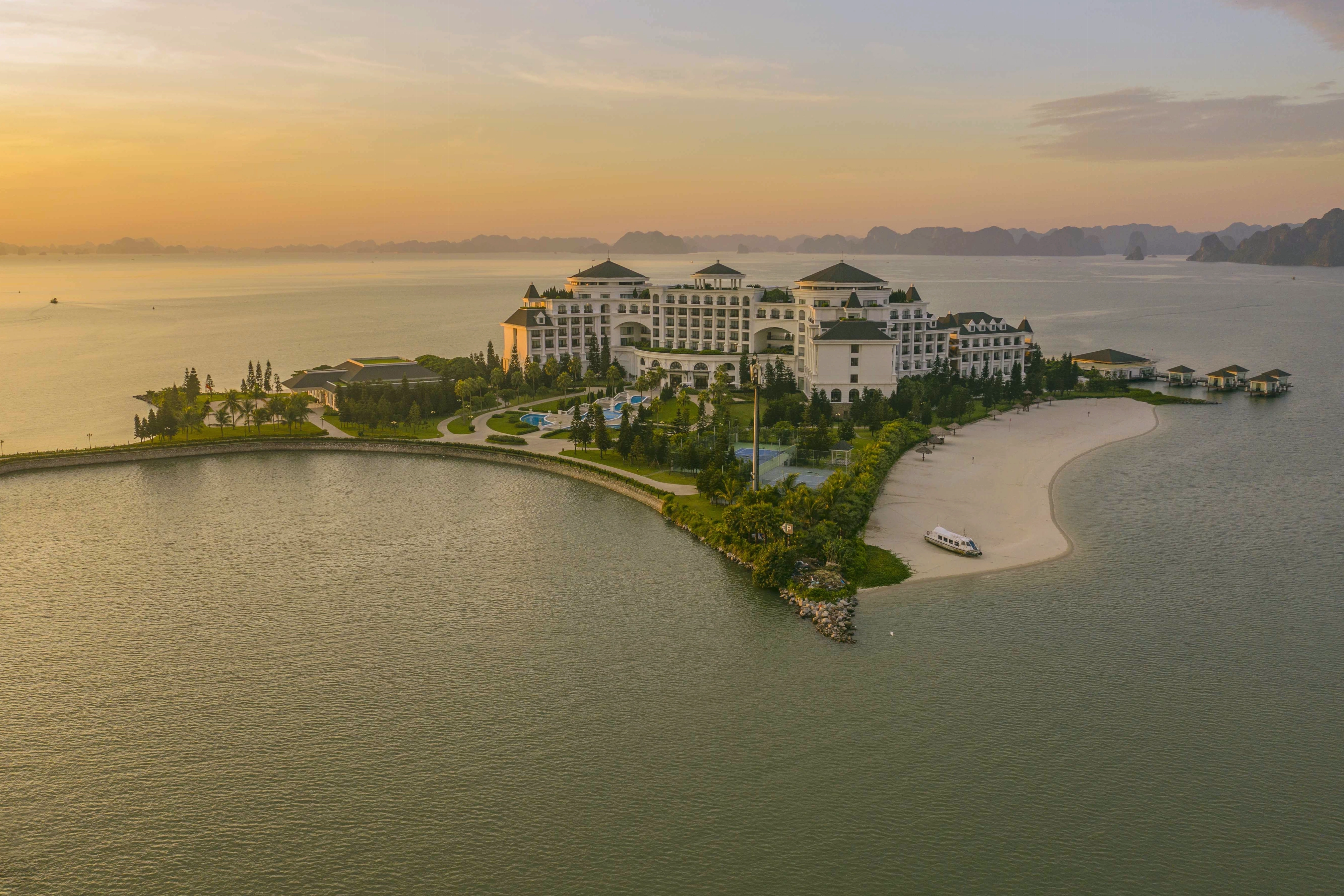 Không gian phòng nghỉ sang trọng tại resort ven biển