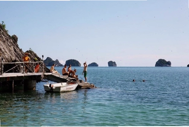 Không gian phòng nghỉ tại Monkey Island Resort