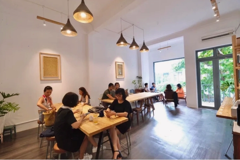 Không gian quán cafe là việt quy nhơn