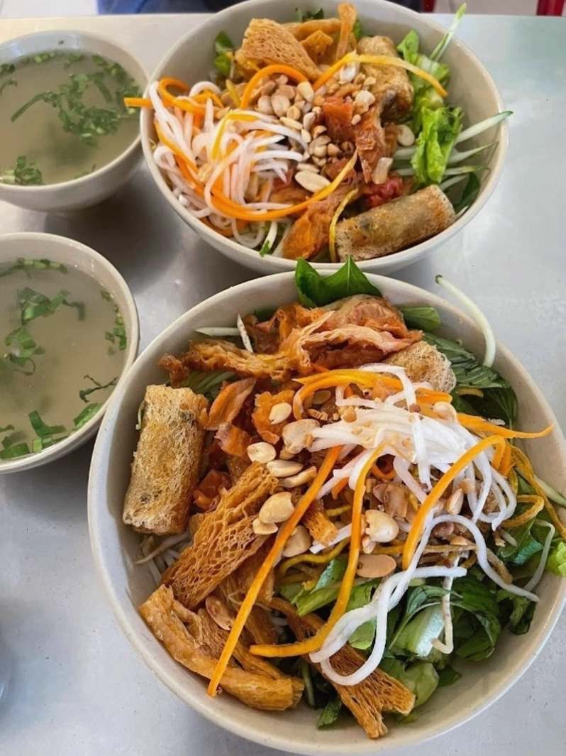 Không gian rộng rãi tại Quán Cơm Chay Thiện Duyên