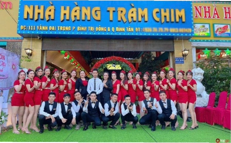 Không gian rộng rãi và sang trọng tại Nhà hàng Tràm Chim Bình Tân