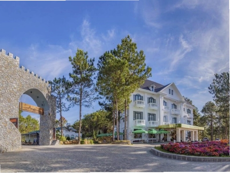 Không gian Rừng Lá Kim Resort về đêm