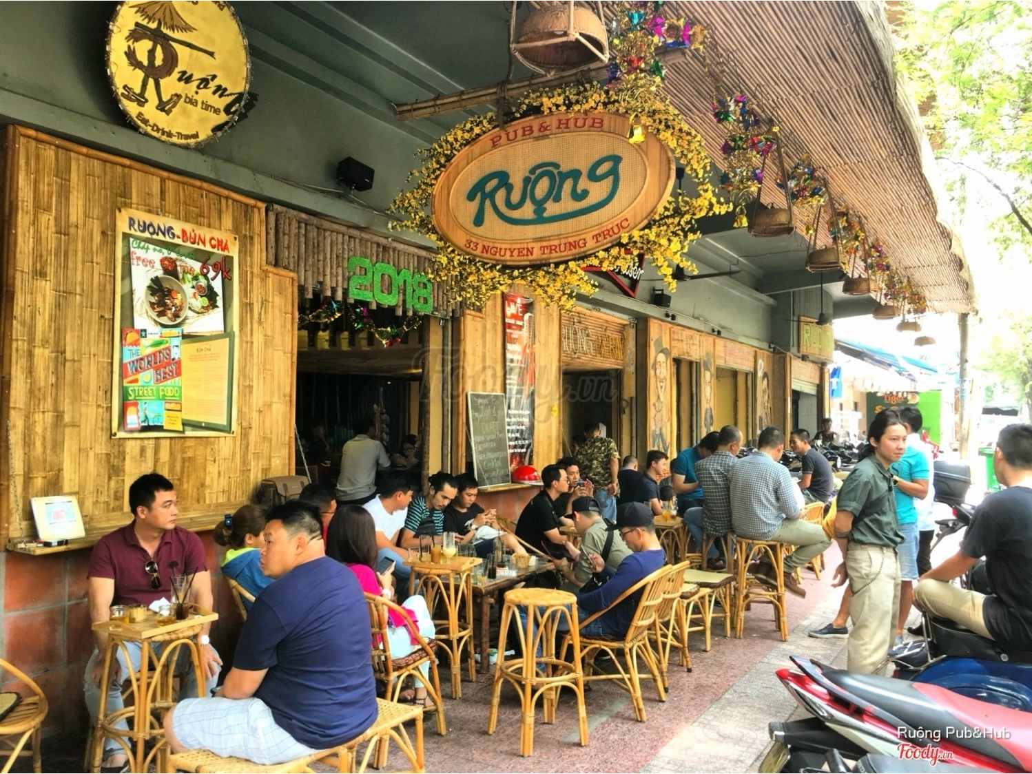 Không gian Ruộng Pub & Hub