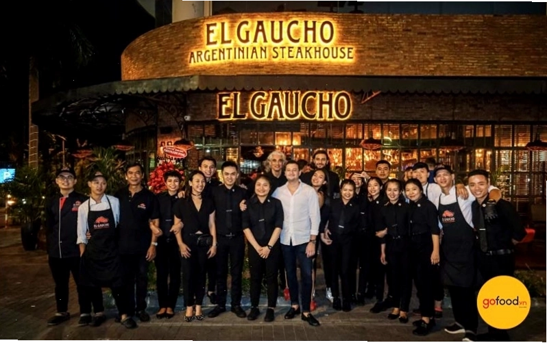 Không gian sang trọng của El Gaucho Argentinian Steakhouse, một nhà hàng luxury tại Hà Nội
