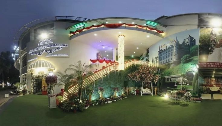 Không gian sang trọng của Nhà hàng Hoàng Gia 2