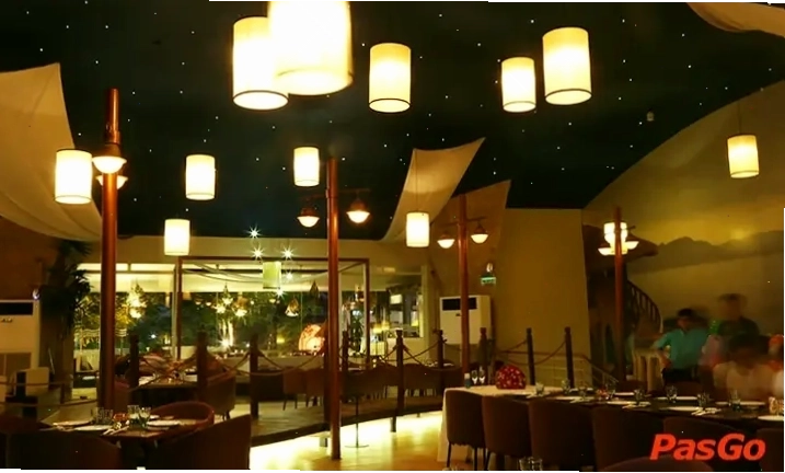 Không gian sang trọng của Nhà hàng NS Bến Thuyền