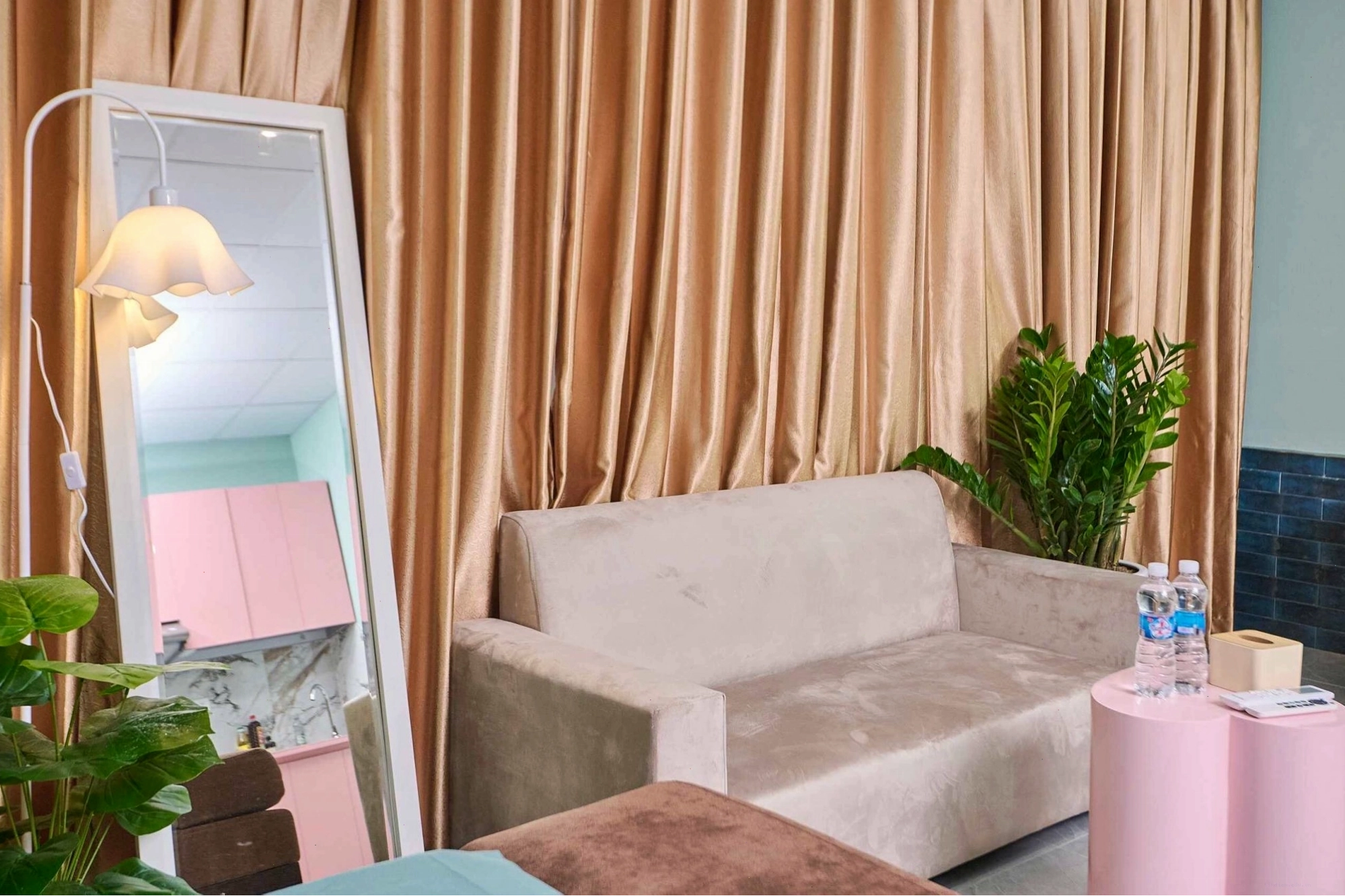 Không gian sang trọng của phòng Vip tại Hóng Homestay