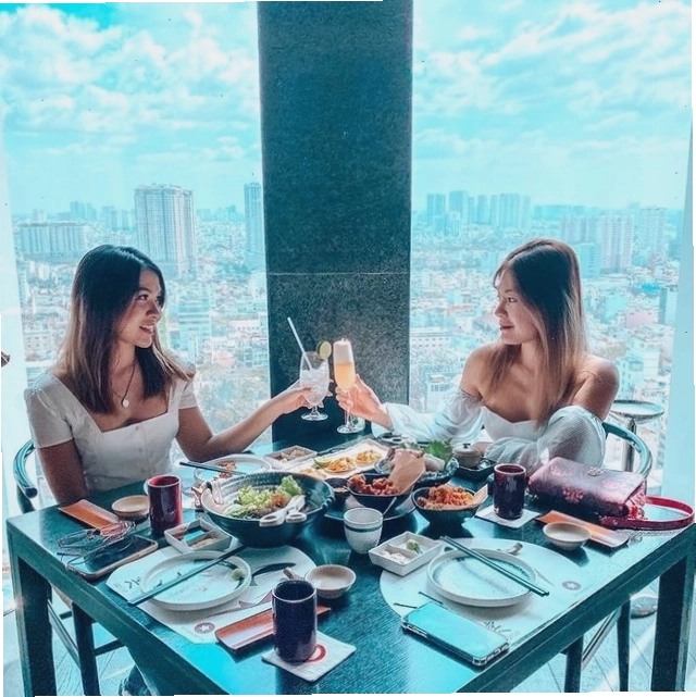 Không gian sang trọng của Sorae Restaurant – Lounge với view thành phố lung linh
