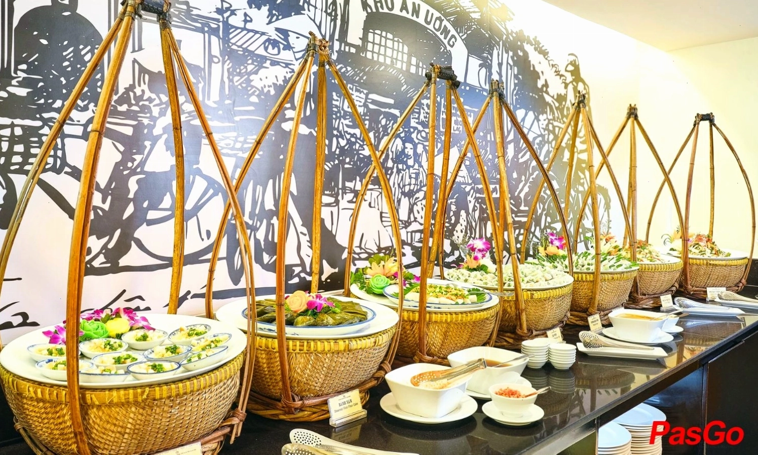 Không gian sang trọng tại Buffet Gánh - Khách Sạn Bông Sen