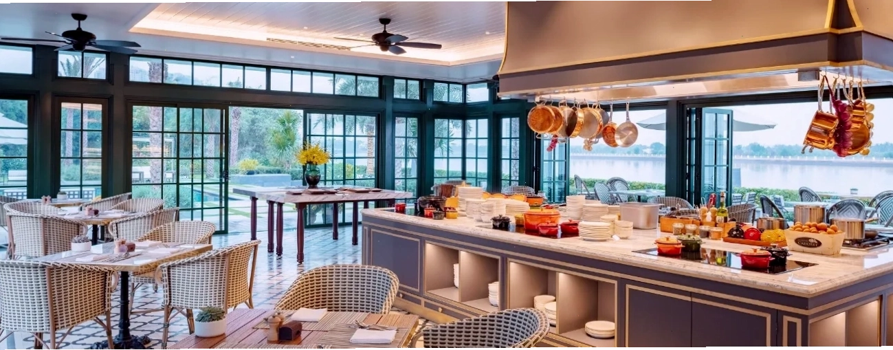 Không gian sang trọng tại nhà hàng Mia Saigon