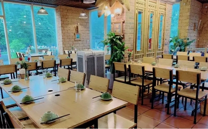 Không gian sang trọng tại Nhà hàng Sông Quê Mandarin Garden