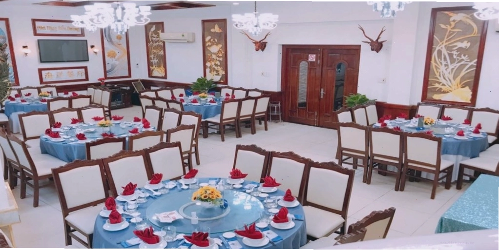 Không gian sang trọng và ấm cúng tại Nhà hàng Biển Dương 6
