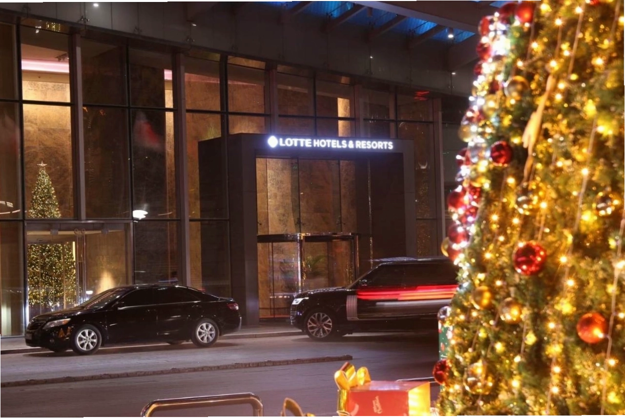 Không gian sảnh chờ sang trọng và tinh tế tại Lotte Hotel Hanoi